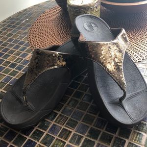 Fitflop brand, “get a workout while you walk”